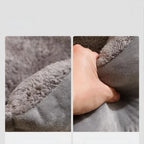 Kat slaapt in zacht grijs pluche bed – Kattenhoek

Roze pluche kattenbed voor kleine hond of kat – Kattenhoek