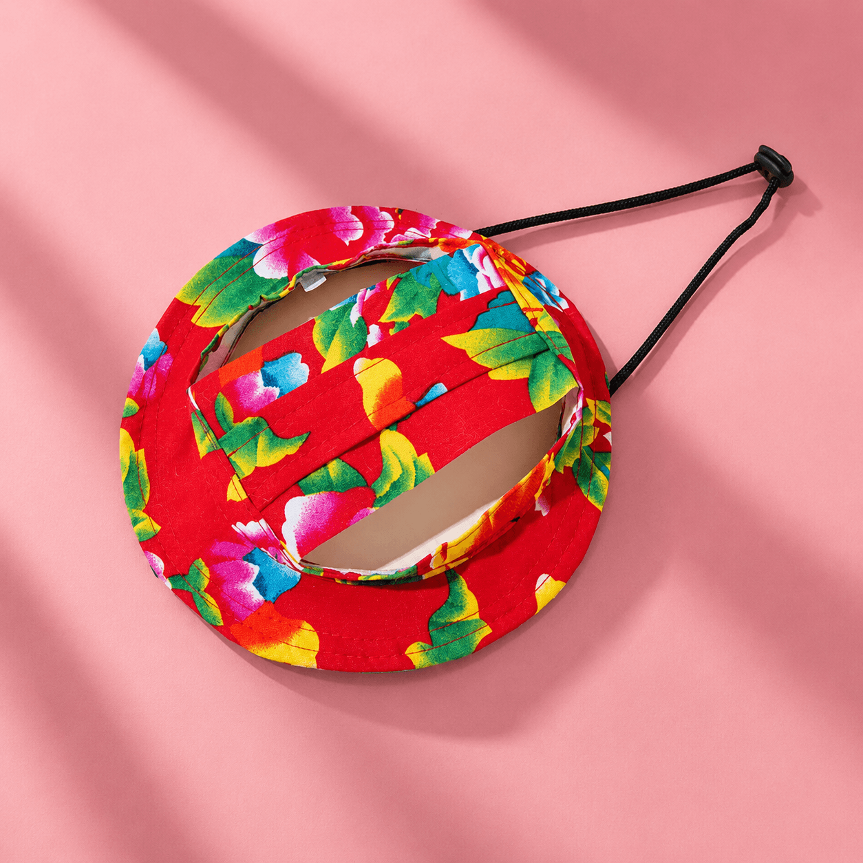 Leuke kattenaccessoire voor vakantie, tuin en zonnige wandelingen