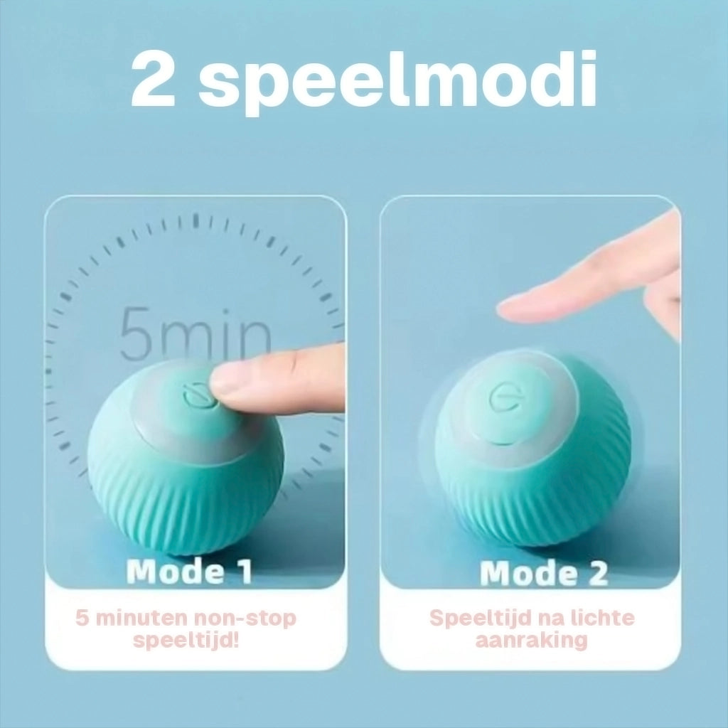 WHISKK™ Rollaway Ball 2.0 in actie op houten vloer – Kattenhoek